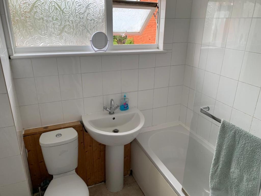 Eastbourne Late Check In Available Polegate Exterior foto